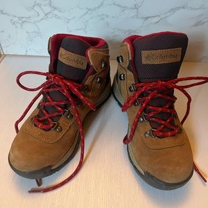 Columbia Hiking Boots Like New!